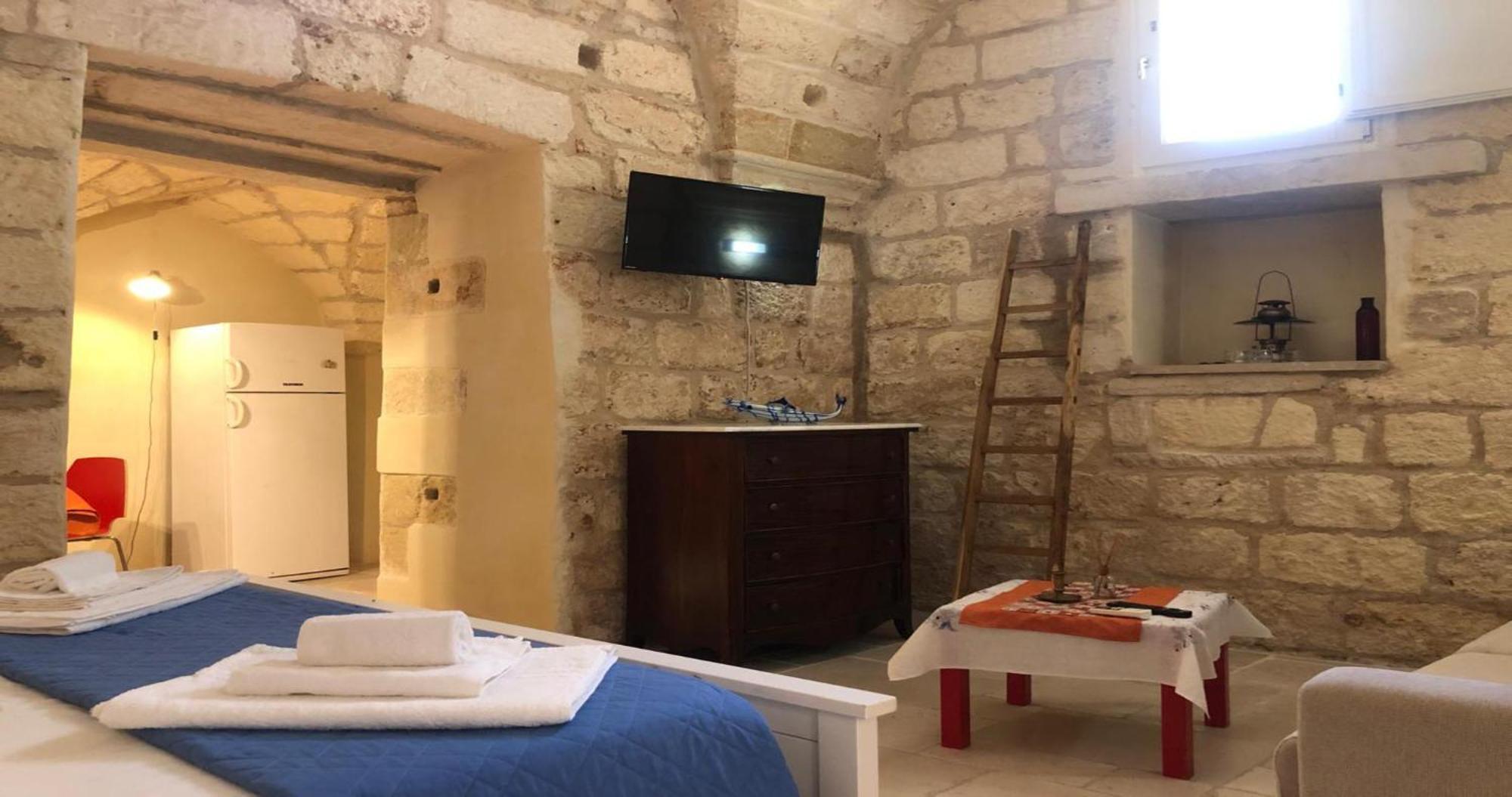 Odegos Monolocali Vico Sant'Antonio Villa Carpignano Salentino Buitenkant foto